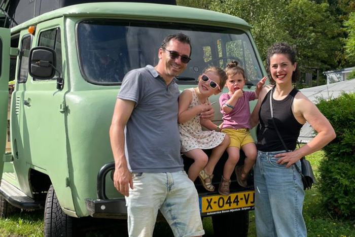 logo UAZ Bukhanka aanmodderaars UAZ Bukhanka Aanmodderaars vastzitten offroad