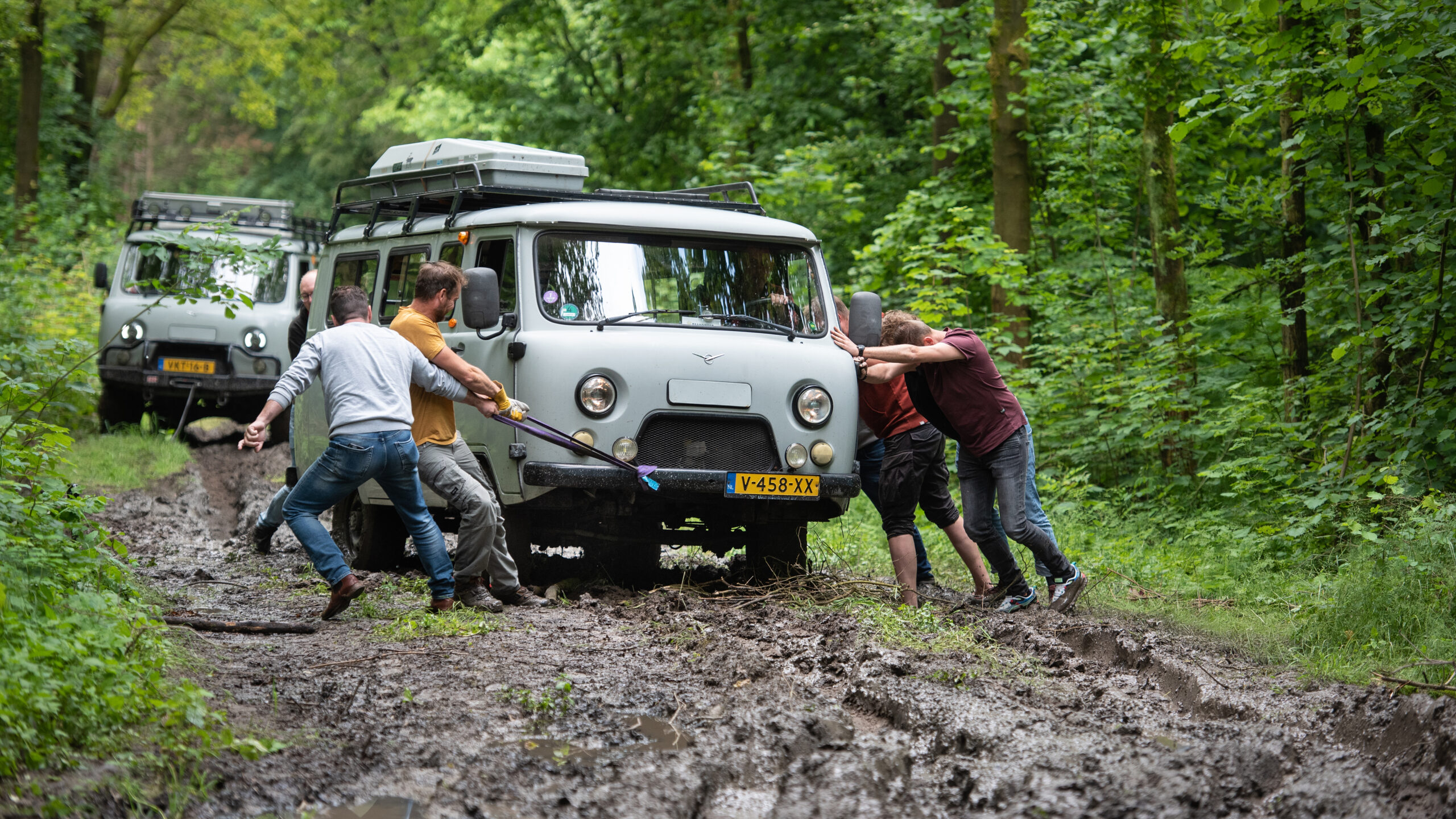 uaz bukhanka aanmodderaars in kirgizië