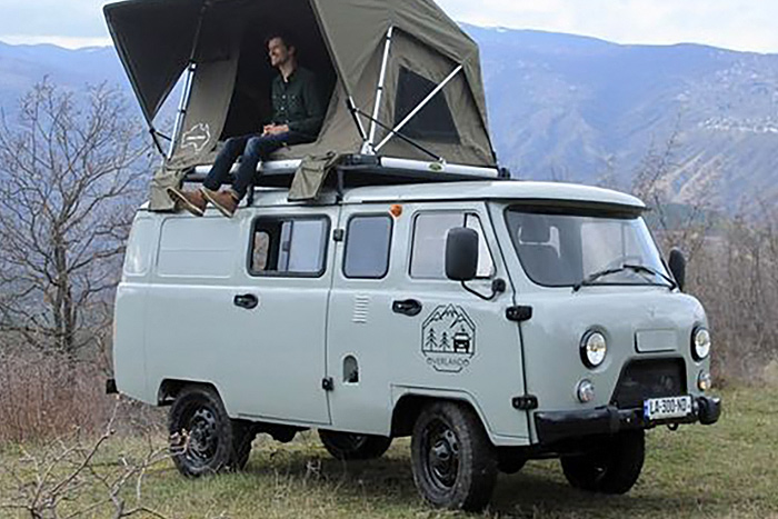 Joris Overlando erelid UAZ Bukhanka Aanmodderaars