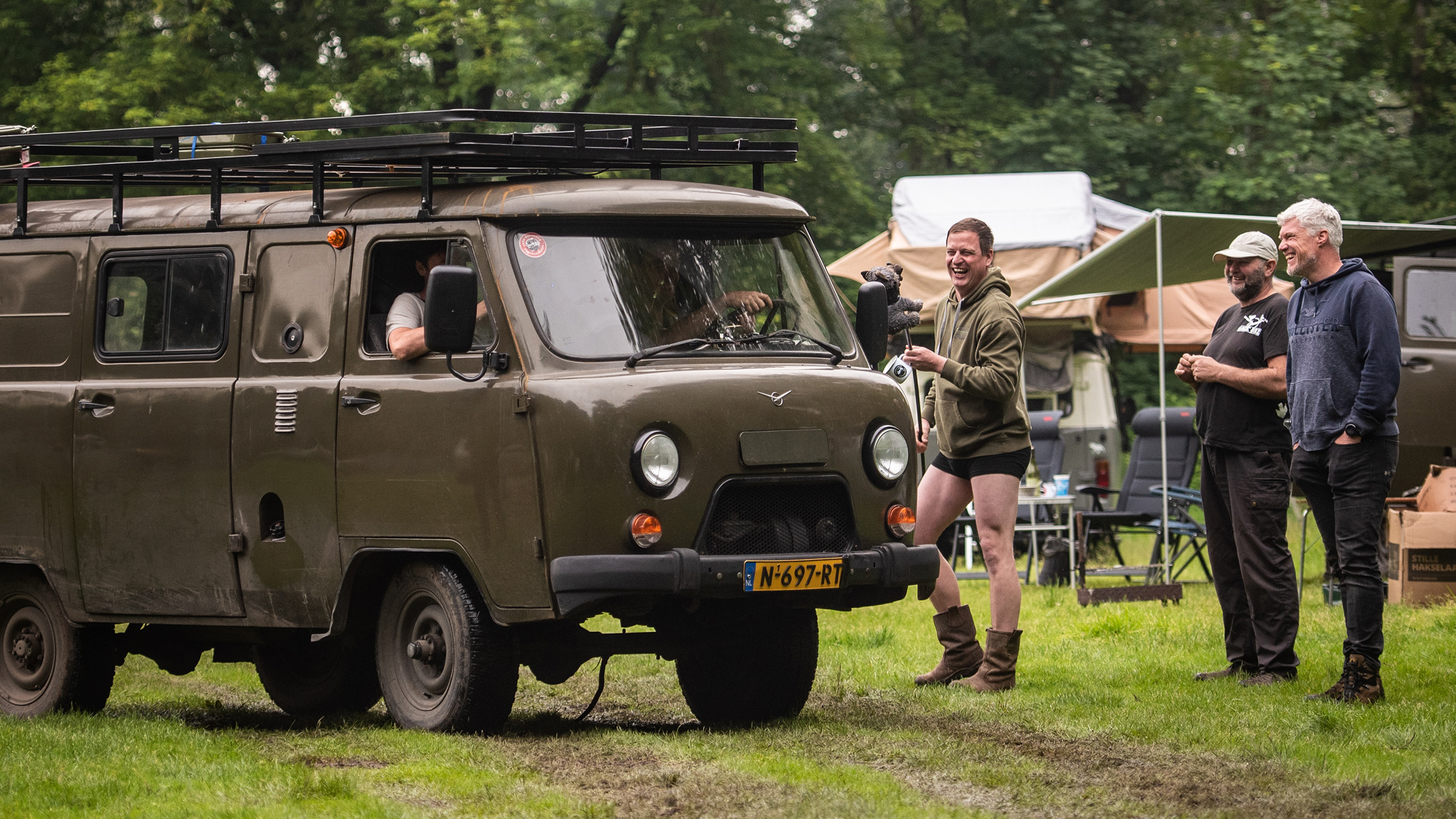 uaz bukhanka aanmodderaars in kirgizië